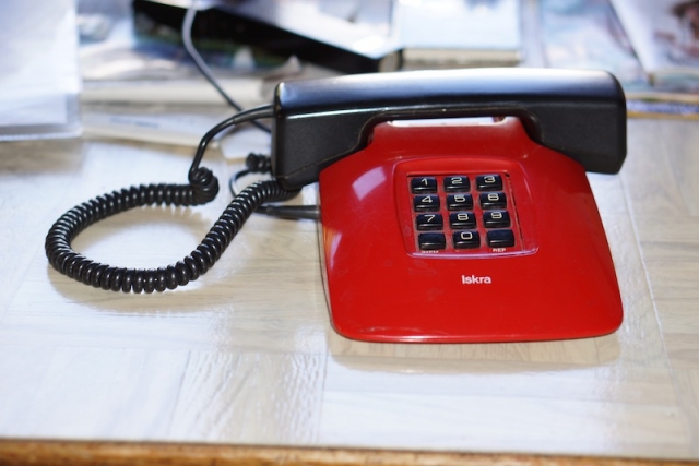 telefon_iskra